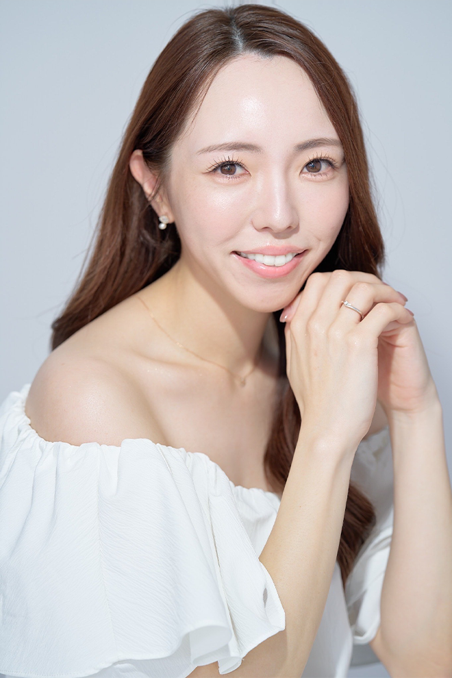 東 麻奈